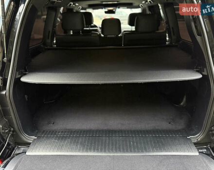 Черный Тойота Ленд Крузер, объемом двигателя 4.46 л и пробегом 200 тыс. км за 50500 $, фото 30 на Automoto.ua