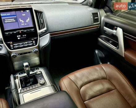 Черный Тойота Ленд Крузер, объемом двигателя 4.5 л и пробегом 131 тыс. км за 55000 $, фото 21 на Automoto.ua