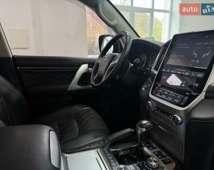 Черный Тойота Ленд Крузер, объемом двигателя 4.46 л и пробегом 185 тыс. км за 51200 $, фото 18 на Automoto.ua