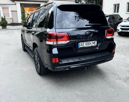 Черный Тойота Ленд Крузер, объемом двигателя 4.46 л и пробегом 177 тыс. км за 52000 $, фото 33 на Automoto.ua