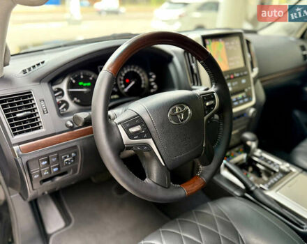 Черный Тойота Ленд Крузер, объемом двигателя 4.46 л и пробегом 118 тыс. км за 55500 $, фото 29 на Automoto.ua