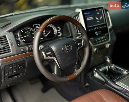 Черный Тойота Ленд Крузер, объемом двигателя 4.5 л и пробегом 131 тыс. км за 55000 $, фото 22 на Automoto.ua