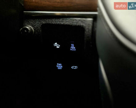 Черный Тойота Ленд Крузер, объемом двигателя 4.5 л и пробегом 131 тыс. км за 55000 $, фото 30 на Automoto.ua