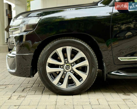 Черный Тойота Ленд Крузер, объемом двигателя 4.46 л и пробегом 118 тыс. км за 55500 $, фото 18 на Automoto.ua