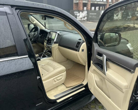 Черный Тойота Ленд Крузер, объемом двигателя 4.46 л и пробегом 190 тыс. км за 54500 $, фото 13 на Automoto.ua