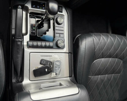 Черный Тойота Ленд Крузер, объемом двигателя 4.46 л и пробегом 200 тыс. км за 50500 $, фото 27 на Automoto.ua