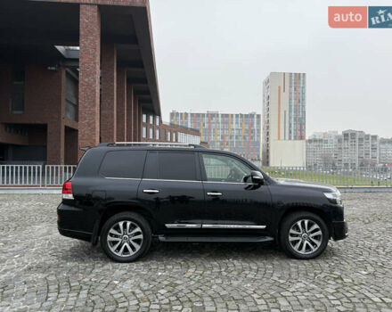 Черный Тойота Ленд Крузер, объемом двигателя 4.46 л и пробегом 101 тыс. км за 55000 $, фото 4 на Automoto.ua