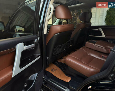 Черный Тойота Ленд Крузер, объемом двигателя 4.61 л и пробегом 132 тыс. км за 57000 $, фото 9 на Automoto.ua