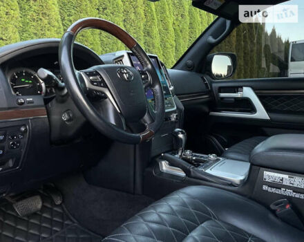 Черный Тойота Ленд Крузер, объемом двигателя 4.46 л и пробегом 181 тыс. км за 55750 $, фото 83 на Automoto.ua
