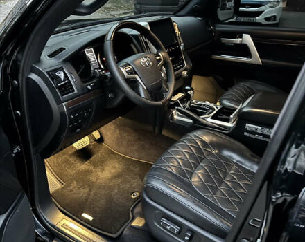 Черный Тойота Ленд Крузер, объемом двигателя 4.46 л и пробегом 177 тыс. км за 52000 $, фото 44 на Automoto.ua