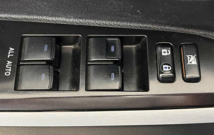 Черный Тойота Ленд Крузер, объемом двигателя 4.46 л и пробегом 184 тыс. км за 49950 $, фото 15 на Automoto.ua