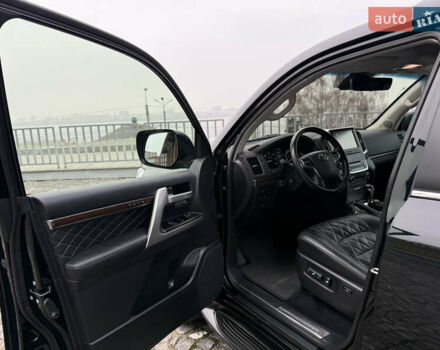 Черный Тойота Ленд Крузер, объемом двигателя 4.46 л и пробегом 101 тыс. км за 55000 $, фото 20 на Automoto.ua