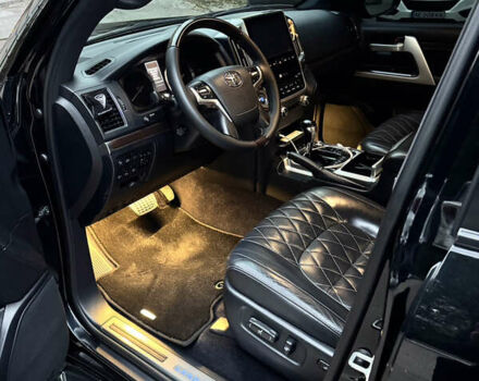 Черный Тойота Ленд Крузер, объемом двигателя 4.46 л и пробегом 177 тыс. км за 52000 $, фото 45 на Automoto.ua