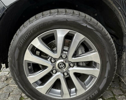 Черный Тойота Ленд Крузер, объемом двигателя 4.46 л и пробегом 101 тыс. км за 55000 $, фото 12 на Automoto.ua