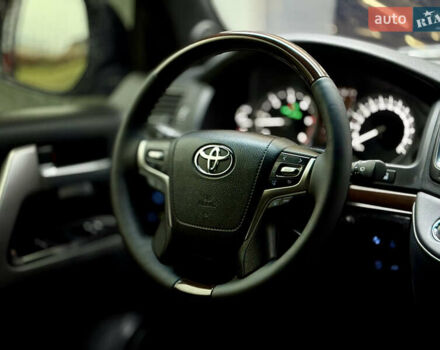 Черный Тойота Ленд Крузер, объемом двигателя 4.5 л и пробегом 131 тыс. км за 55000 $, фото 23 на Automoto.ua