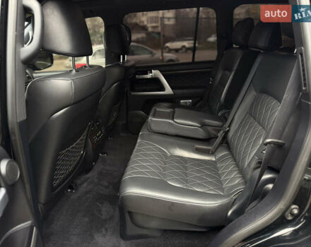 Черный Тойота Ленд Крузер, объемом двигателя 4.46 л и пробегом 200 тыс. км за 50500 $, фото 44 на Automoto.ua