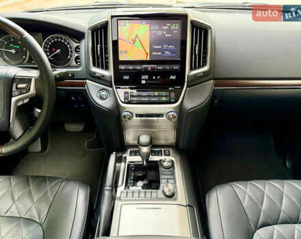 Черный Тойота Ленд Крузер, объемом двигателя 4.46 л и пробегом 118 тыс. км за 55500 $, фото 34 на Automoto.ua