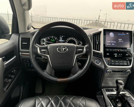 Черный Тойота Ленд Крузер, объемом двигателя 4.46 л и пробегом 101 тыс. км за 55000 $, фото 46 на Automoto.ua