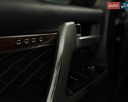 Черный Тойота Ленд Крузер, объемом двигателя 4.46 л и пробегом 185 тыс. км за 51200 $, фото 15 на Automoto.ua