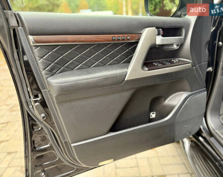 Черный Тойота Ленд Крузер, объемом двигателя 4.46 л и пробегом 118 тыс. км за 55500 $, фото 25 на Automoto.ua