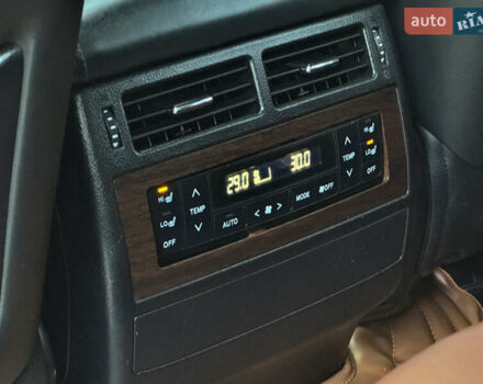 Черный Тойота Ленд Крузер, объемом двигателя 4.61 л и пробегом 132 тыс. км за 57000 $, фото 10 на Automoto.ua