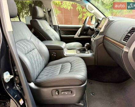 Черный Тойота Ленд Крузер, объемом двигателя 4.46 л и пробегом 118 тыс. км за 55500 $, фото 45 на Automoto.ua