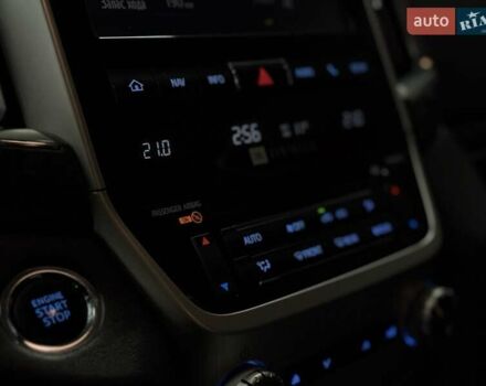 Черный Тойота Ленд Крузер, объемом двигателя 4.46 л и пробегом 185 тыс. км за 51200 $, фото 10 на Automoto.ua