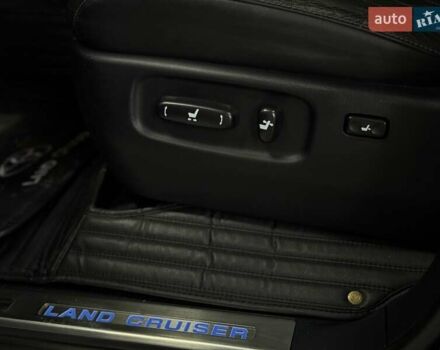 Черный Тойота Ленд Крузер, объемом двигателя 4.46 л и пробегом 185 тыс. км за 51200 $, фото 8 на Automoto.ua