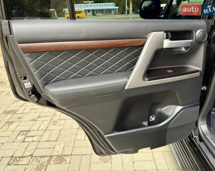 Черный Тойота Ленд Крузер, объемом двигателя 4.46 л и пробегом 118 тыс. км за 55500 $, фото 30 на Automoto.ua