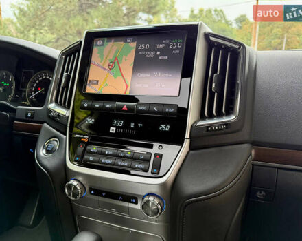 Черный Тойота Ленд Крузер, объемом двигателя 4.46 л и пробегом 118 тыс. км за 55500 $, фото 49 на Automoto.ua