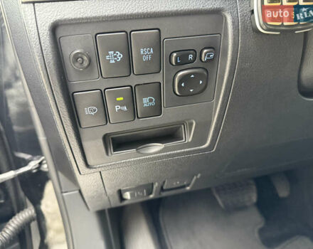 Черный Тойота Ленд Крузер, объемом двигателя 4.46 л и пробегом 101 тыс. км за 55000 $, фото 22 на Automoto.ua