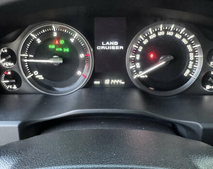 Черный Тойота Ленд Крузер, объемом двигателя 4.46 л и пробегом 181 тыс. км за 51500 $, фото 7 на Automoto.ua