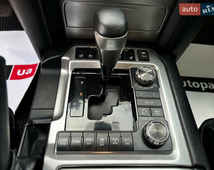 Чорний Тойота Ленд Крузер, об'ємом двигуна 4.5 л та пробігом 202 тис. км за 54990 $, фото 24 на Automoto.ua