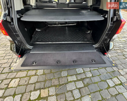 Чорний Тойота Ленд Крузер, об'ємом двигуна 4.46 л та пробігом 260 тис. км за 49999 $, фото 33 на Automoto.ua