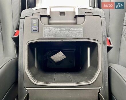 Чорний Тойота Ленд Крузер, об'ємом двигуна 4.46 л та пробігом 88 тис. км за 135000 $, фото 35 на Automoto.ua