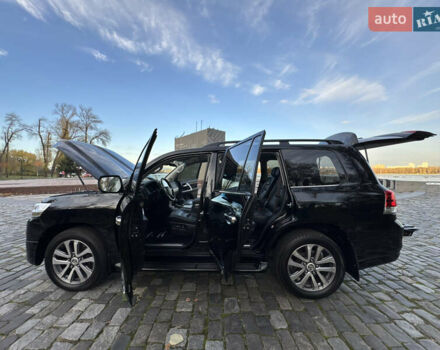 Чорний Тойота Ленд Крузер, об'ємом двигуна 4.46 л та пробігом 260 тис. км за 49999 $, фото 52 на Automoto.ua