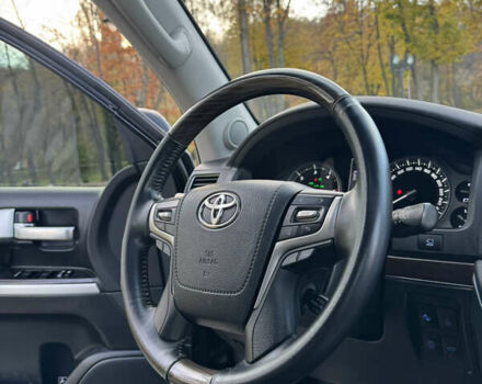 Чорний Тойота Ленд Крузер, об'ємом двигуна 4.46 л та пробігом 260 тис. км за 49999 $, фото 23 на Automoto.ua