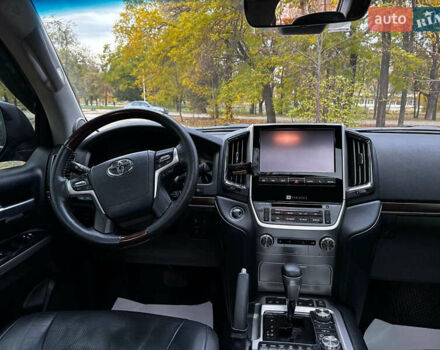 Чорний Тойота Ленд Крузер, об'ємом двигуна 4.5 л та пробігом 202 тис. км за 54990 $, фото 30 на Automoto.ua