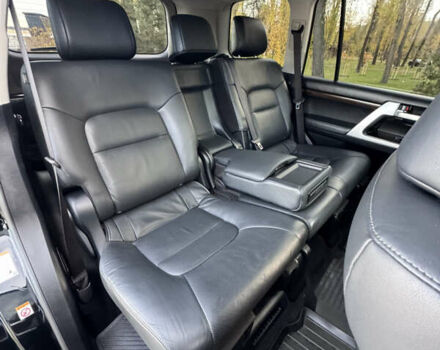 Чорний Тойота Ленд Крузер, об'ємом двигуна 4.46 л та пробігом 260 тис. км за 49999 $, фото 16 на Automoto.ua