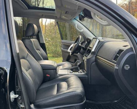 Чорний Тойота Ленд Крузер, об'ємом двигуна 4.46 л та пробігом 260 тис. км за 49999 $, фото 27 на Automoto.ua