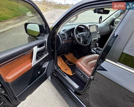 Черный Тойота Ленд Крузер, объемом двигателя 4.6 л и пробегом 138 тыс. км за 53500 $, фото 5 на Automoto.ua