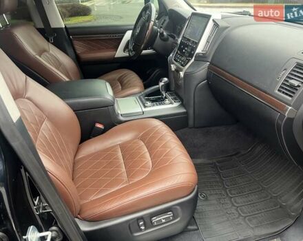 Черный Тойота Ленд Крузер, объемом двигателя 4.46 л и пробегом 98 тыс. км за 59000 $, фото 10 на Automoto.ua