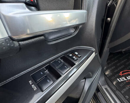 Чорний Тойота Ленд Крузер, об'ємом двигуна 4.46 л та пробігом 260 тис. км за 49999 $, фото 43 на Automoto.ua