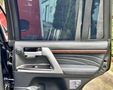 Чорний Тойота Ленд Крузер, об'ємом двигуна 4.46 л та пробігом 88 тис. км за 129999 $, фото 50 на Automoto.ua