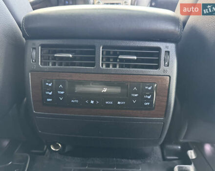 Чорний Тойота Ленд Крузер, об'ємом двигуна 4.46 л та пробігом 260 тис. км за 49999 $, фото 19 на Automoto.ua