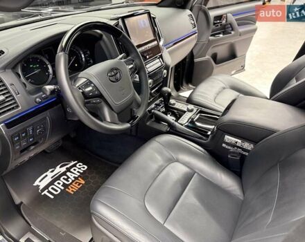 Чорний Тойота Ленд Крузер, об'ємом двигуна 4.46 л та пробігом 123 тис. км за 67400 $, фото 52 на Automoto.ua