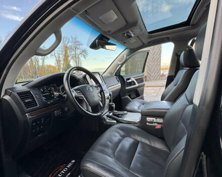 Чорний Тойота Ленд Крузер, об'ємом двигуна 4.46 л та пробігом 260 тис. км за 49999 $, фото 124 на Automoto.ua