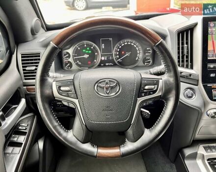 Чорний Тойота Ленд Крузер, об'ємом двигуна 4.46 л та пробігом 88 тис. км за 135000 $, фото 38 на Automoto.ua