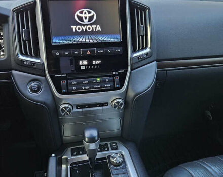 Черный Тойота Ленд Крузер, объемом двигателя 0 л и пробегом 102 тыс. км за 61000 $, фото 13 на Automoto.ua