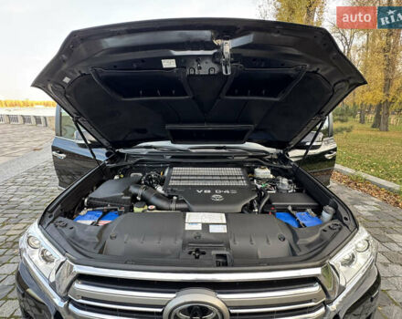 Чорний Тойота Ленд Крузер, об'ємом двигуна 4.46 л та пробігом 260 тис. км за 49999 $, фото 114 на Automoto.ua